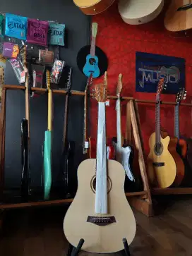 Gitar akustik original ukuran 1/2