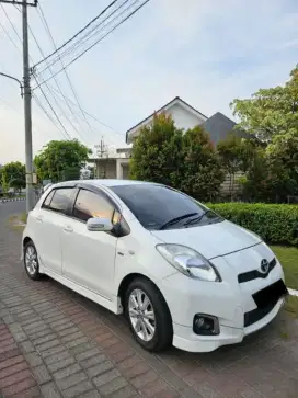 Di jual Yaris th 2012 istimewa