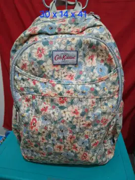 Ransel cath kidston
Ransel branded
Uk 30 x 14 x 41
Limited edition
Pem