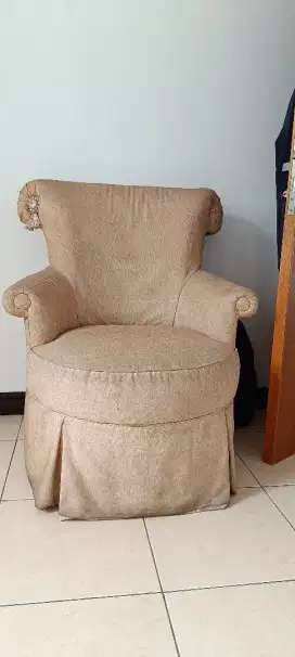 Kursi sofa dan meja