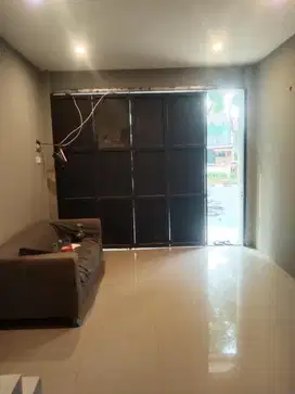 Dijual/Disewakan Ruko 3 Lantai Di Tebet Jakarta Selatan