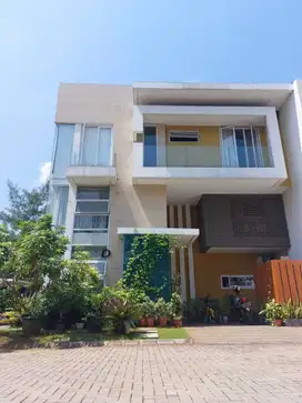 DIJUAL RUMAH MEWAH DENGAN KOLAM RENANG SIMATUPANG RESIDENCE JAKARTA