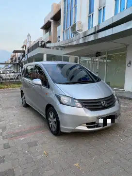 Honda Freed 2010 Bensin