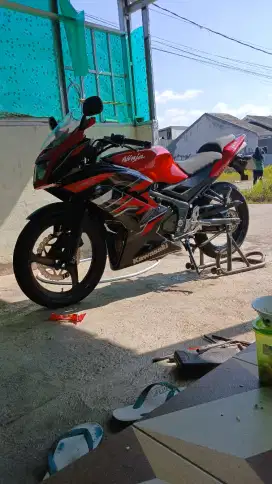 Kawasaki ninja rr new 2013 plat T subang