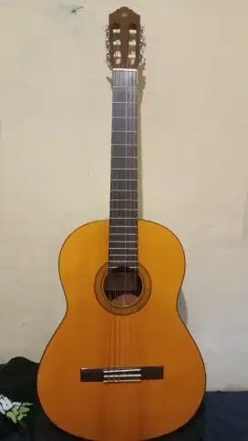 Dijual gitar yamaha klasik CG102 original kondisi normal semua mulus