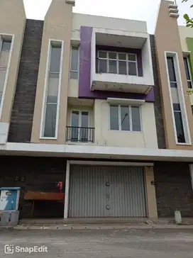Disewakan ruko cocok untuk investasi di Harapan Indah Bekasi