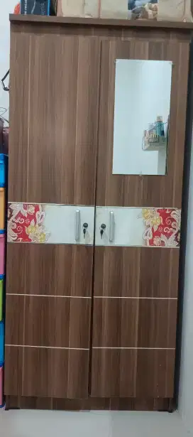 Lemari pakaian 2 pintu kayu MDF