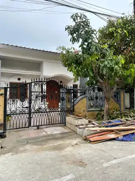 Disewakan rumah bagus 1,5lantai di Perumahan Duta Bumi 2