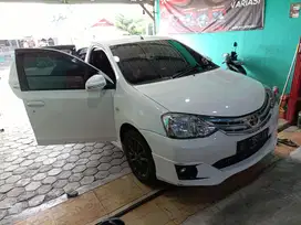 Toyota Etios Valco 2014 Bensin