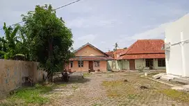 Dijual Rumah + Toko/Ruko, Luas tanah 850m²