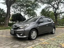 LOW KM MULUS TERAWAT LIKE NEW ! Honda Brio 1.2 E CVT AT 2020 Abu Grey