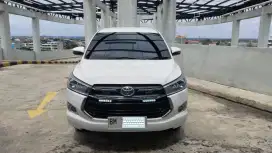 Innova Reborn 2.4 V AT 2018 Putih