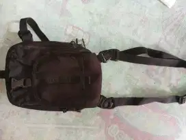 Tas selempang Eiger