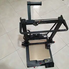 Creality Cr-10 3D Printer.