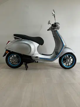 Vespa elettrica odo 0 km listrik italy