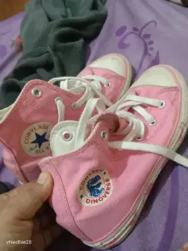 Sepatu Converse dino pink original