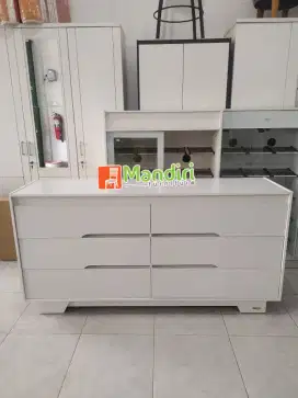 Side board putih