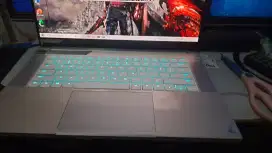 Razer Blade 15 Core i7 gen 10 RTX  2070 SSD 1,TB  Ram 32 layar oled