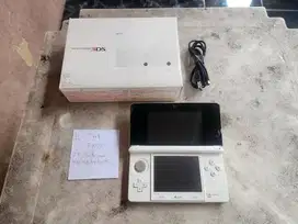 Nintendo 3DS not XL Ice White 16GB Fullset 06