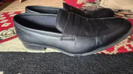 Jackwell Marc Penny
Sepatu Pantofel Warna Hitam