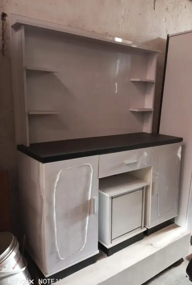 Meja rias/meja belajar