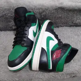 Nike Air Jordan 1 Mid Green Toe