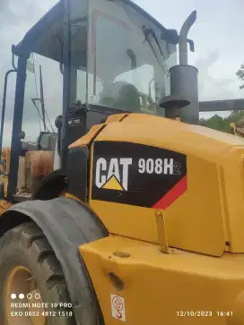 Loader CAT 908H2 2014
Samarinda