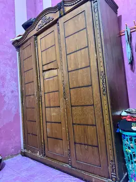 Dijual lemari pakaian 3 pintu