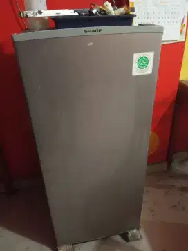 Dijual freezer Sharp