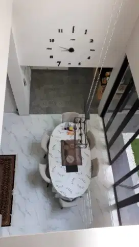 Dijual rumah mewah 3 lantai ada rooftop di Menteng Bintaro
