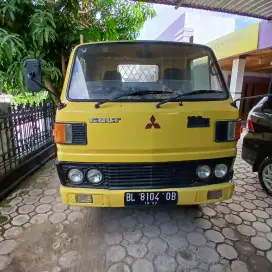 Jual truk mitsubishi cold 4 roda tahun 1990 nego