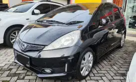 Dijual Honda Jazz 1.5 RS Manual 2012 LOW KM