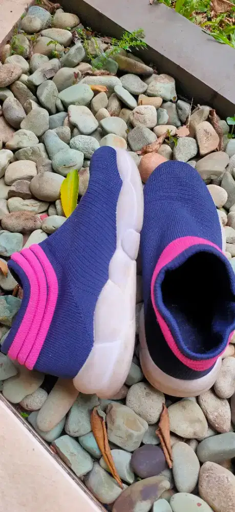Sepatu anak size 36