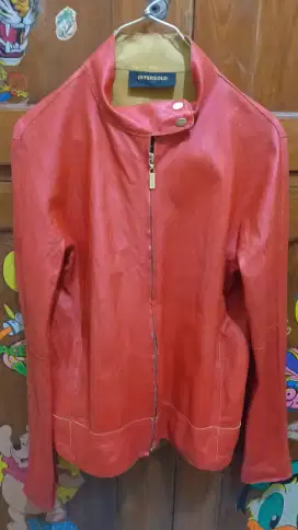 Jaket merah kulit domba