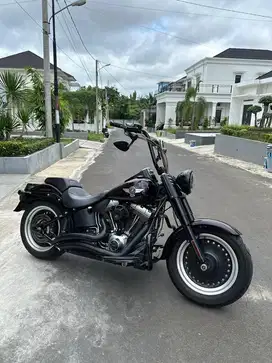 HARLEY DAVIDSON FATBOY LO FullPaper lengkap. Km ASLI