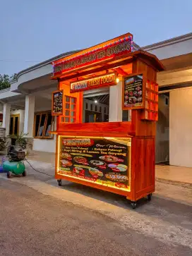 Gerobak dimsum, gerobak angkringan, gerobak sate taichan, dll