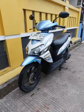 Honda vario 2012 karbu putih biru