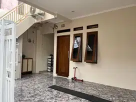 DIJUAL RUMAH DAN KONTRAKAN 3 PINTU