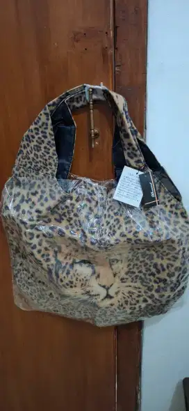 Tas import wanita