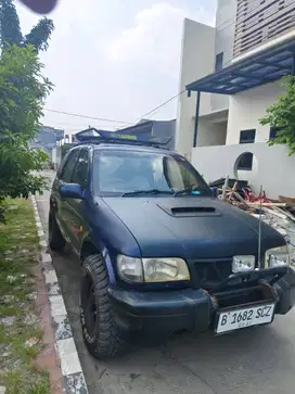 Dijual Cepat! Kia Sportage Gen 1 (4x4), Tangguh dan Siap Petualangan!