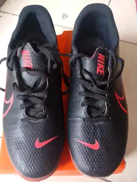 Sepatu Futsal sekan UK 44