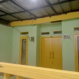 Kontrakan Rumah Cipondoh Gondrong ,murah besar ada gerbang