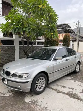 BMW 318i 2003 Bensin