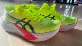 Sepatu asics magic speed 4