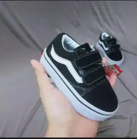 Sepatu anak vans Scholl
