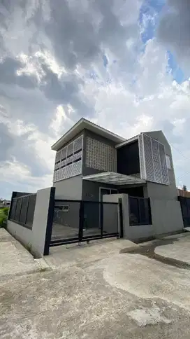 Ready Stock Rumah 2lt Cisaranten Bandung