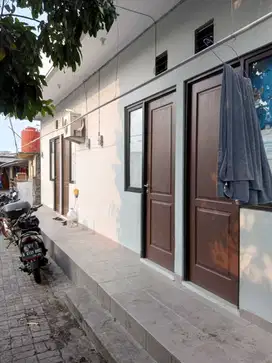 DIJUAL KONTRAKAN 4 PINTU DI CENGKARENG LOKASI STRATEGIS BISA INVESTASI