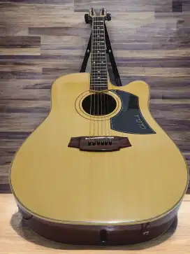 Gitar akustik elektrik cole clark