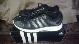 Sepatu Running Adidas Size 42