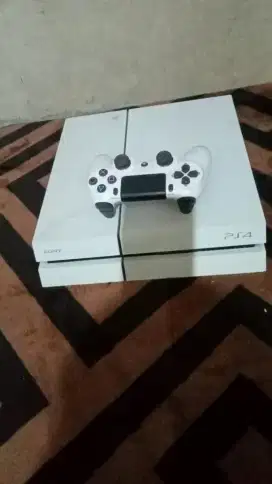 Playstation 4 white